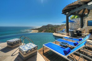 Outdoor pool, an infinity pool