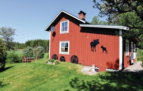 Amazing home in Väse with kitchen