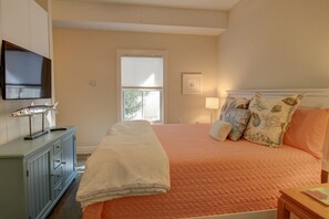 4 bedrooms, desk, iron/ironing board, free WiFi - Massive, Dog-Friendly Beach Home w/ Access to Amenities in Cinnamon Shore (Port Aransas)