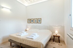 2 bedrooms, iron/ironing board, WiFi, bed sheets - Giglio Oro Apartment in via Gioberti in Florence by Mmega (Florence)
