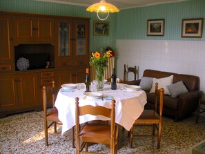 Dining - FARMHOUSE IN THE MIDDLE OF THE VINEYARDS IN NIZZA MONFERRATO (Nizza Monferrato)