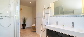 Lotta - Family vacation home, WLAN free, sauna, fireplace, 6 pers.