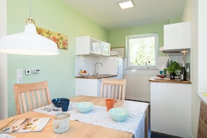 Dining - Lotta - Family vacation home, WLAN free, sauna, fireplace, 6 pers. (Fehmarn)