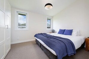 1 Schlafzimmer, hochwertige Bettwaren, Bügeleisen/Bügelbrett, WLAN