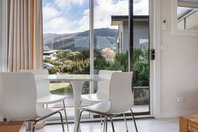 The Retreat | Crackenback | Couples escape | Cosy!