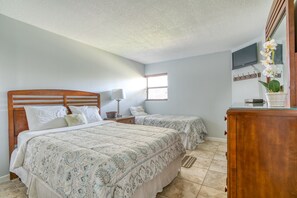 3 bedrooms, iron/ironing board, free WiFi, bed sheets