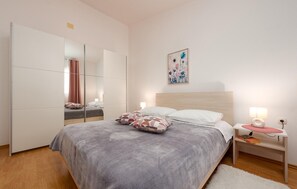 1 chambre, Wi-Fi gratuit, draps fournis