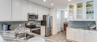 Luxe Condo@Cinnamon Shore w/ Gulf Peeks & Access to Countless Amenties!