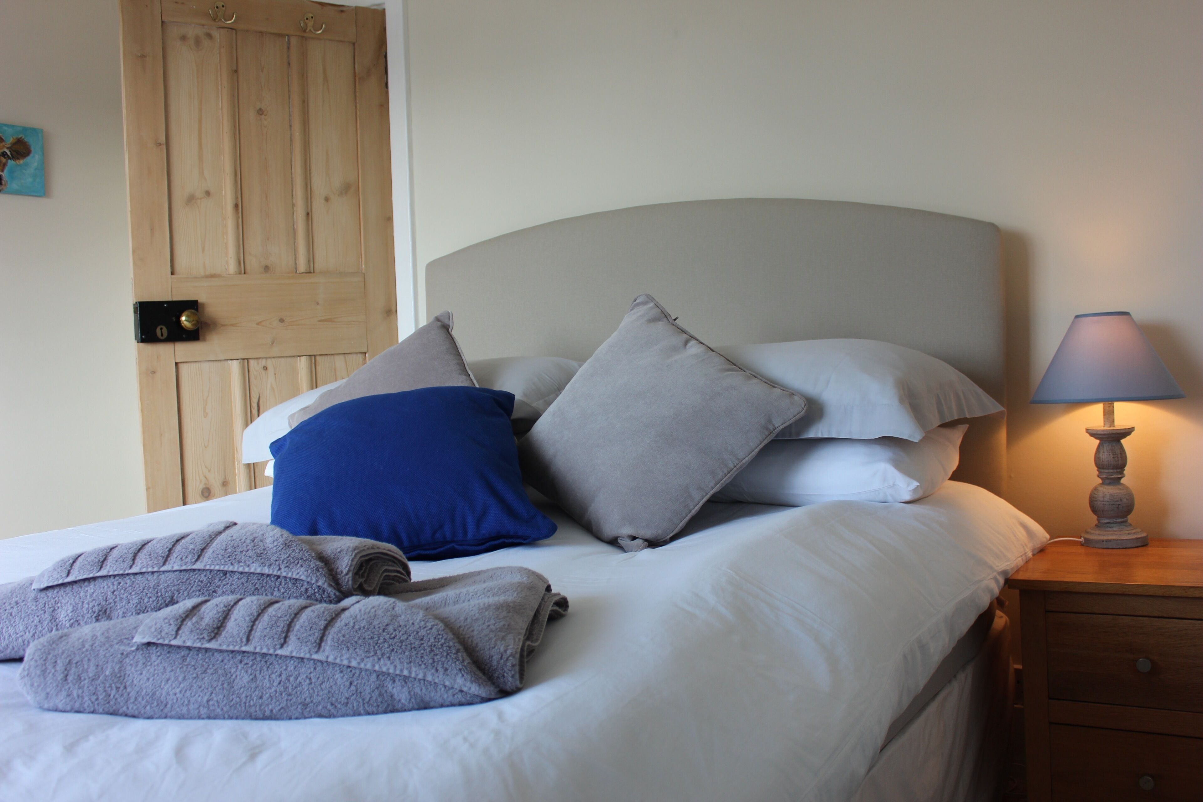 2 bedrooms, desk, iron/ironing board, travel cot