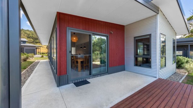 Outdoor dining - The Lodge | Crackenback | Spacious | Amazing views (Crackenback)