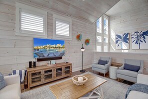 Smart TV, reproductor de DVD, libros y videoteca