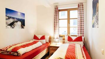 2 bedrooms, in-room safe, travel crib, WiFi