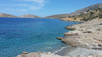 Plage à proximité, chaises longues