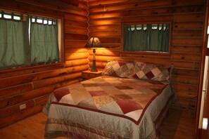 4 bedrooms, free WiFi, bed sheets