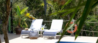 ET-0301-E   Villa With Private Pool, BBQ Area,  Wifi, Air-conditioning.