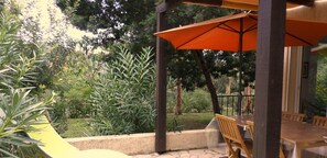 Outdoor dining - Houses 2pieces, 4pers, quiet, surrounded by nature 5 minutes walk from the beach (Cargèse)