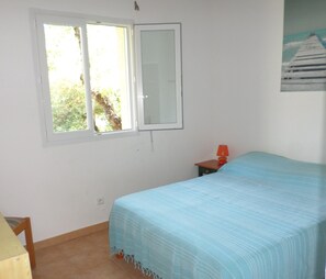 1 bedroom, iron/ironing board, travel cot, free WiFi - Houses 2pieces, 4pers, quiet, surrounded by nature 5 minutes walk from the beach (Cargèse)