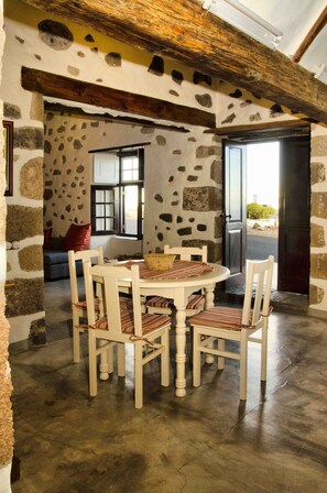 Dining - Casa de Los Olivos (Macher)