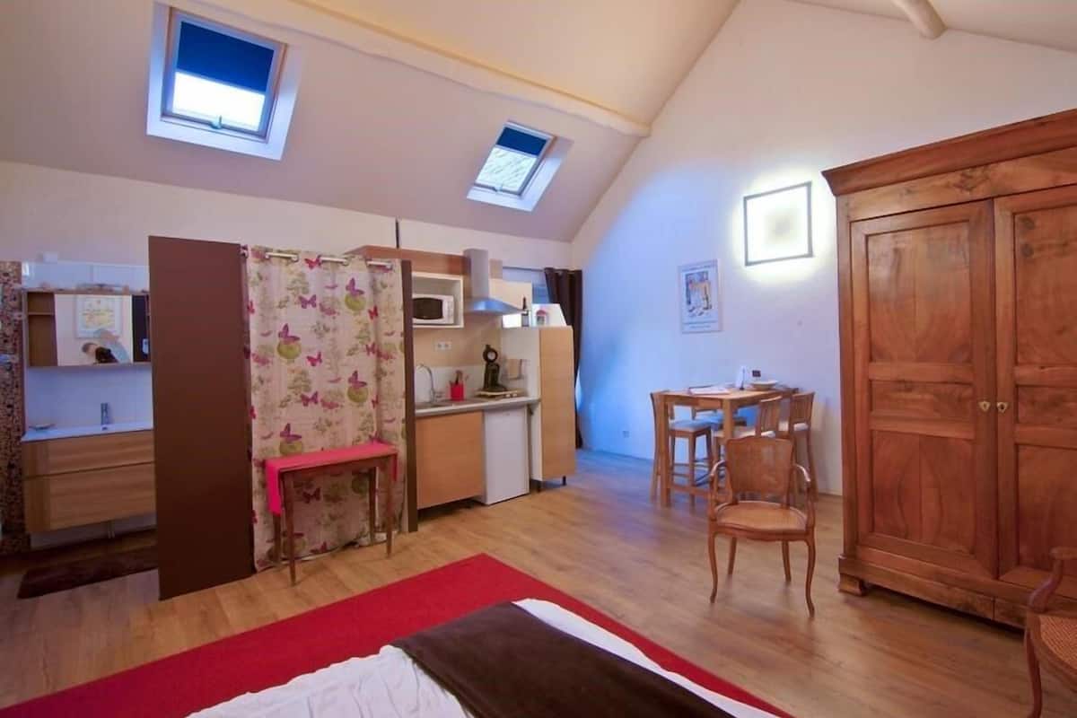 Studio, mit Bad (Studio 3 rue Chantemerle)