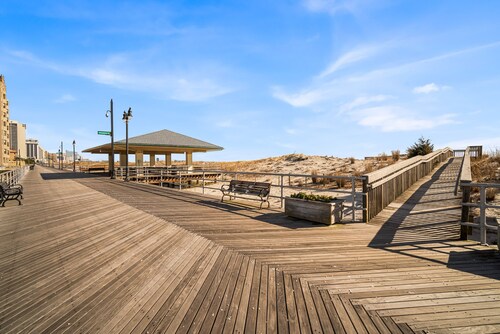 3rd House From the Beach!!