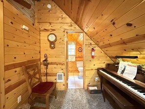 Ensemble douche/baignoire, sèche-cheveux, serviettes fournies