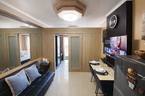 1 chambre, fer et planche à repasser, Wi-Fi gratuit, draps fournis