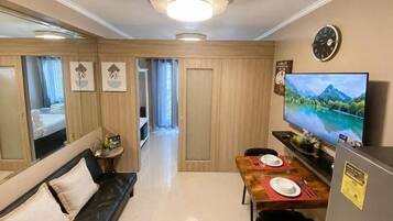 1 bedroom, iron/ironing board, free WiFi, bed sheets