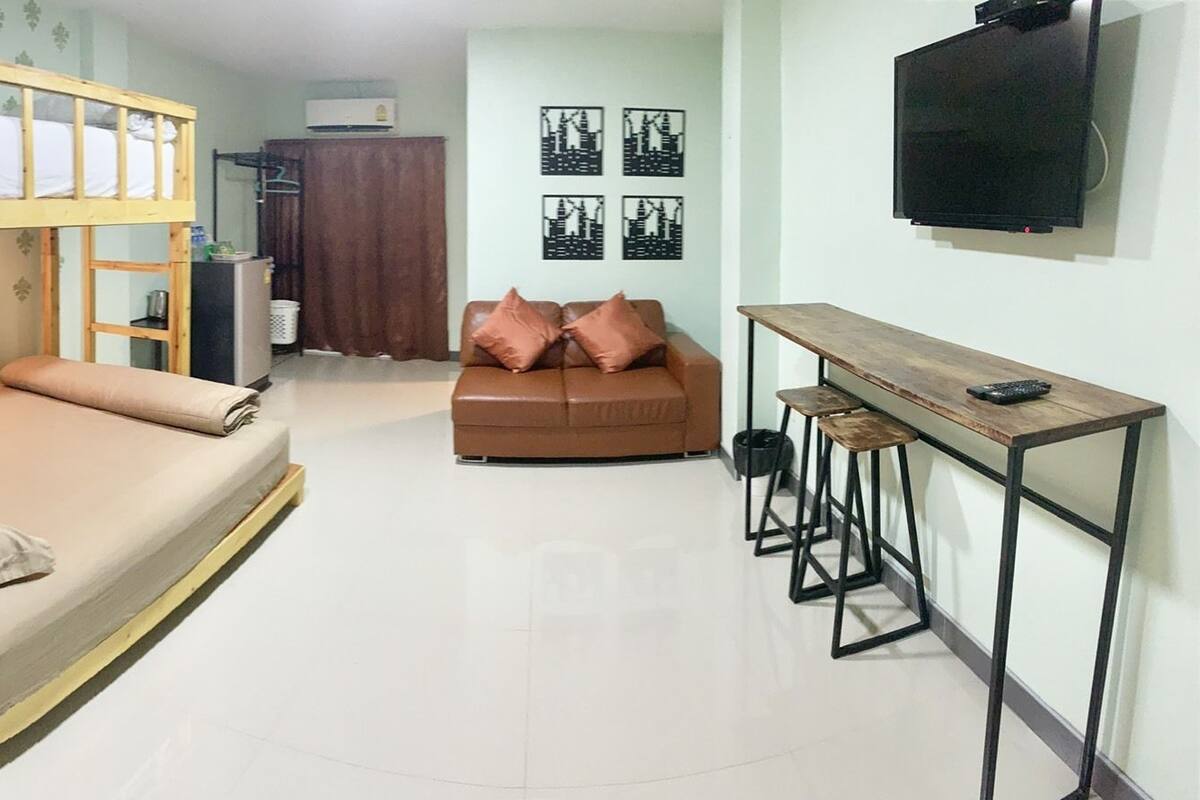 Family Superior Room | Bàn, giường gấp/giường phụ (phụ phí)