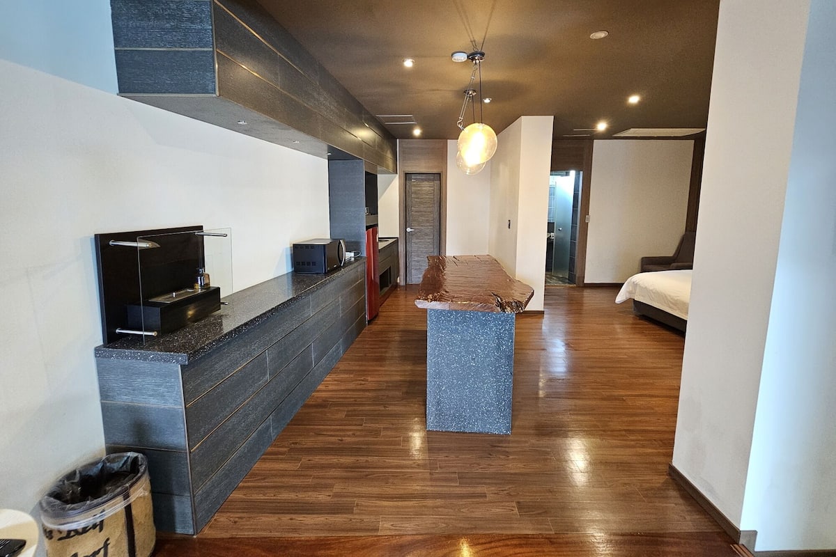 33 pyeong Family Jacuzzi | 1 camera, Wi-Fi gratuito