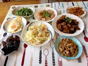 Local cuisine breakfast for a fee on weekends - Dan Dan House (Tongluo)