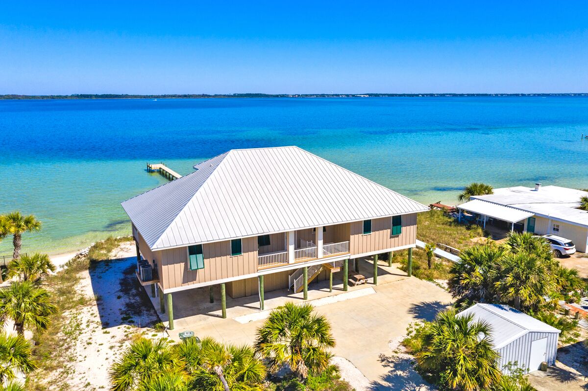 Stunning Santa Rosa Sound Front Home; Bring Your Poles to Fish from the Pier!