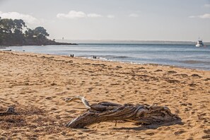 Beach nearby - Sails on Chapel (Cowes)