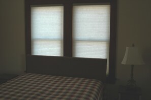 2 bedrooms, in-room safe, iron/ironing board, free WiFi - Bethany Bungalow, 2 Bdrm, 1 Bath bungalow near all Husker events (Lincoln)