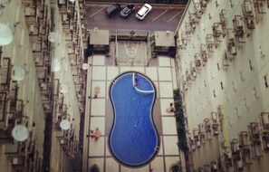 Outdoor pool - Apartment Suites Metro Holiday Interindo (Bandung)