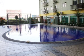 Outdoor pool - Apartment Suites Metro Holiday Interindo (Bandung)