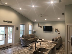 Smart TV, reproductor de DVD y libros