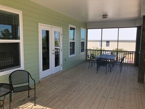 Outdoor dining - Pet Friendly! Private Pool - Beach, Restaurants, Entertainment Minutes Away!  (Gulf Shores)