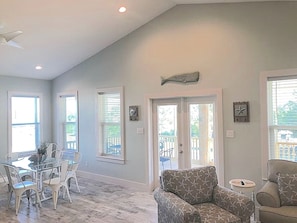 Smart TV, reproductor de DVD y libros