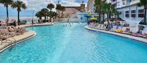 Alberca techada y alberca climatizada