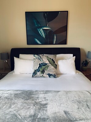 3 chambres, fer et planche à repasser, lit parapluie, Wi-Fi gratuit