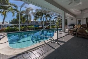 Unclassified image, 2 of 14, button