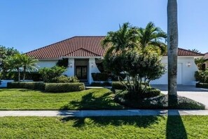 Unclassified image, 5 of 14, button