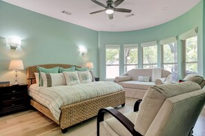 4 habitaciones, tabla de planchar con plancha y cuna de viaje 