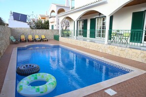 Outdoor pool - HOME SOUSA tranquility for your holiday in family 10 minutes from the beach !! (Lagos)