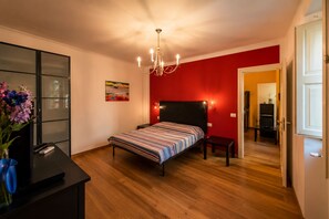 2 bedrooms, iron/ironing board, WiFi, bed sheets - Il Pozzo e l'Ulivo - a slow living style - (Catania)
