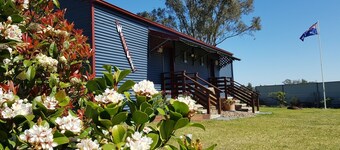 Hunter Valley Rural Lodge - Quaint towns, State forests & Wineries to explore!