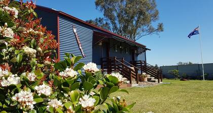 Hunter Valley Rural Lodge - Quaint towns, State forests & Wineries to explore!