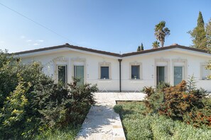 Exterior - Mono Mars - Casarano (Parati)