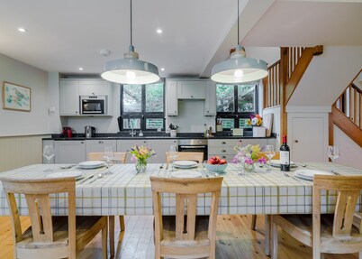 ★Walnut Tree Cottage★ Huge garden+village setting+near Canterbury+dog friendly