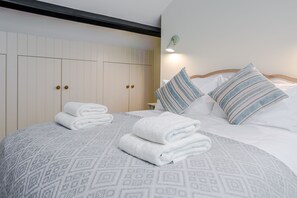 3 chambres, fer et planche à repasser, Wi-Fi gratuit, draps fournis